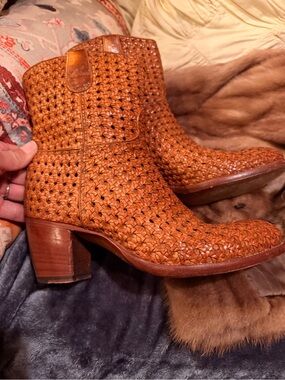 Woven handmade Leather Ankle Boots from Italy - Brown